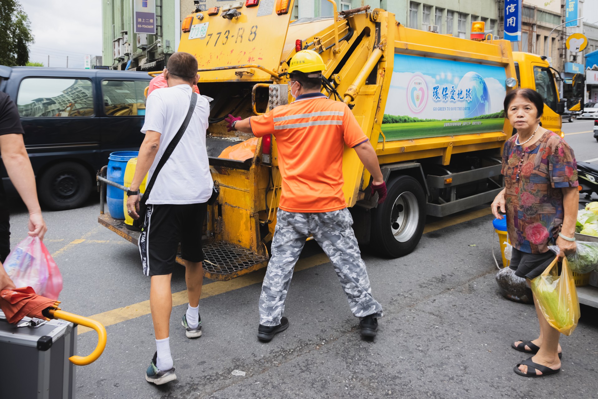 Rubbish Removal, Yilan